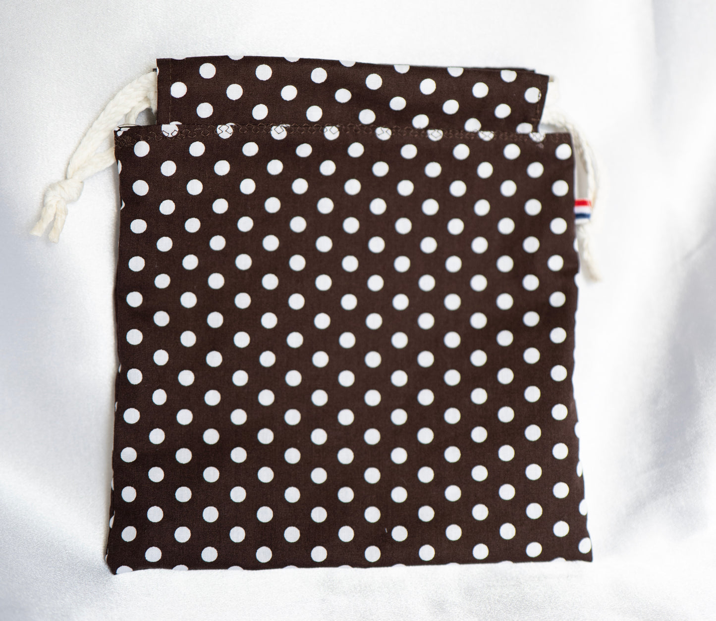 Pochon Élégance Pois – Création artisanale (13x21 cm)